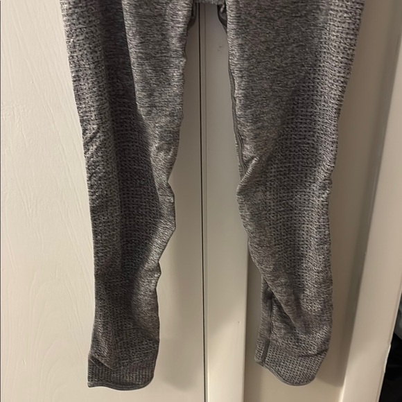 Gymshark women’s  Gray vital Leggings - Picture 3 of 6